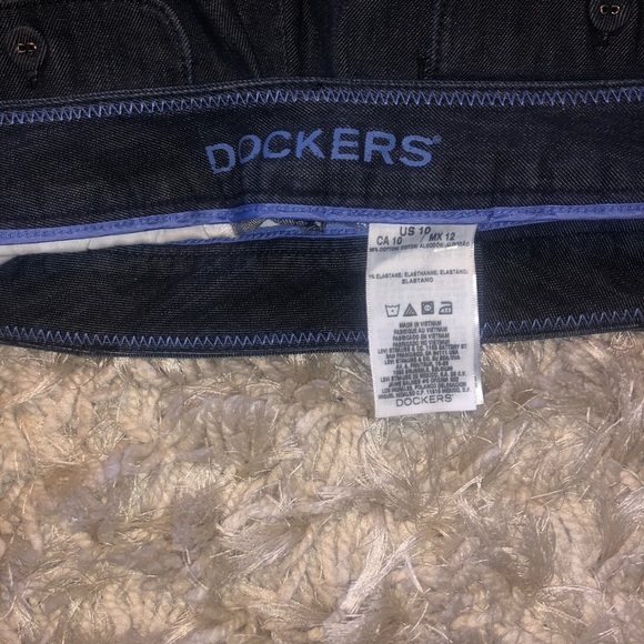 Dockers Short Size 10 - Picture 3 of 3